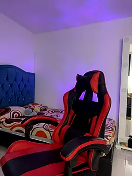 Leonarrrd 01 online show from 11.03.25