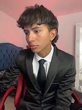 Leonarrrd 01 online show from 11.24.25