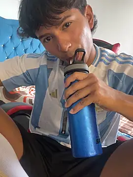 Leonarrrd 01 online show from 11.25.25