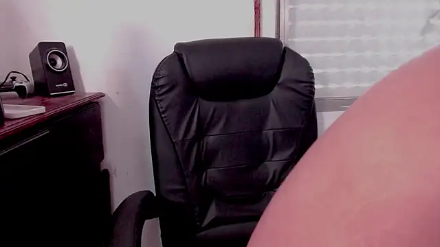 Snapshot of Sofii_floyd_ chatting on 10.15.25 Sofii floyd online show from 10.15.25