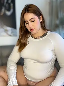 ValerieHilton online show from 10.15.25