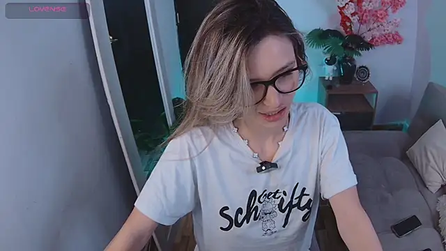 Lucy Princes online show from 09.30.25