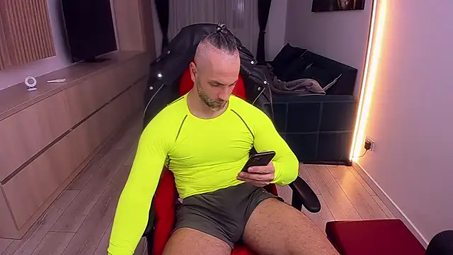 MarisMuscle online show from 02.15.25