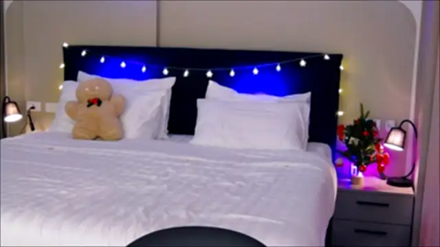 Snapshot of wow_Mia chatting on 12.20.24 wow Mia online show from 12.20.24