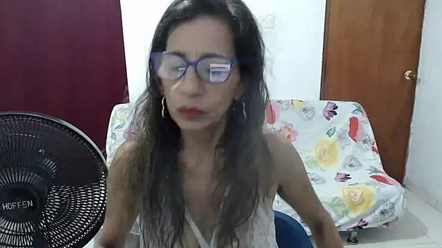 Snapshot of luz_stella chatting on 02.25.25 luz stella online show from 02.25.25