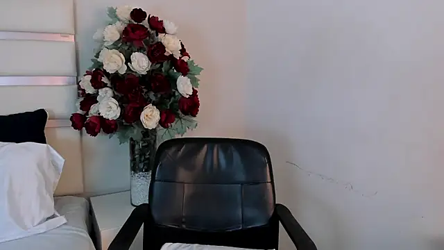 CamilaSofiia online show from 01.08.25