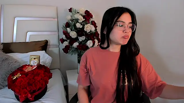 CamilaSofiia online show from 02.18.25