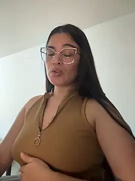 CamilaSofiia online show from 12.16.25