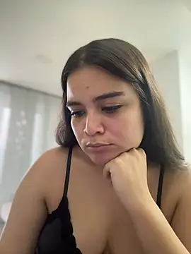 Snapshot of CamilaSofiia chatting on 06.26.26 CamilaSofiia online show from 06.26.26
