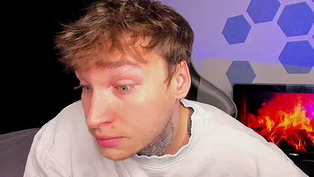 Snapshot of Chris_Tyson chatting on 10.06.25 Chris Tyson online show from 10.06.25