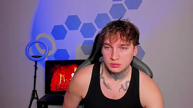 Snapshot of Chris_Tyson chatting on 11.01.25 Chris Tyson online show from 11.01.25