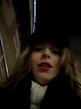 LoraaDoll online show from 11.16.25