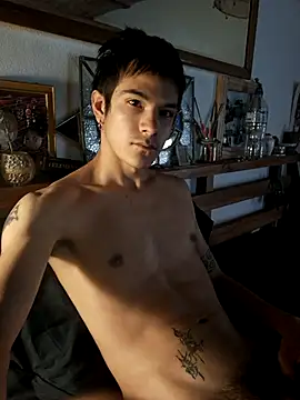 Snapshot of LYZBORNHD chatting on 01.07.25 LYZBORNHD online show from 01.07.25