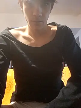 Snapshot of LYZBORNHD chatting on 10.13.25 LYZBORNHD online show from 10.13.25