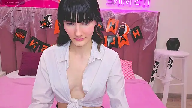 Snapshot of Lili_flowerr chatting on 10.29.25 Lili flowerr online show from 10.29.25