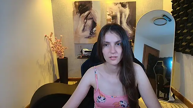 Snapshot of upssnowy chatting on 09.24.25 upssnowy online show from 09.24.25