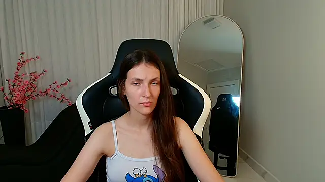 Snapshot of upssnowy chatting on 11.03.25 upssnowy online show from 11.03.25