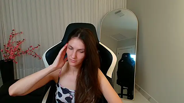 Snapshot of upssnowy chatting on 11.05.25 upssnowy online show from 11.05.25