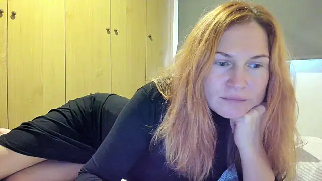 Snapshot of Sheandhim23 chatting on 10.28.25 Sheandhim23 online show from 10.28.25