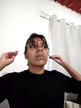 Julia Pretinha online show from 10.21.25