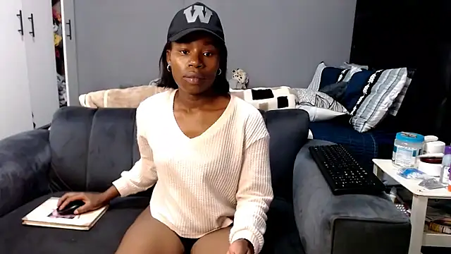 LongPussyLipsxx online show from 12.22.25