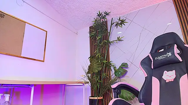 Fluffy Bubble21 online show from 03.02.26