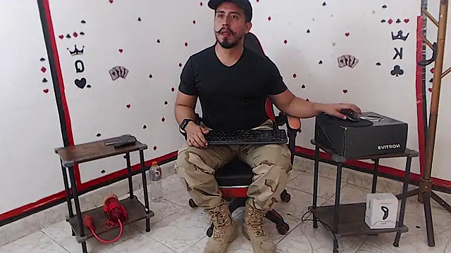 Snapshot of KalethBigDick chatting on 10.01.25 KalethBigDick online show from 10.01.25