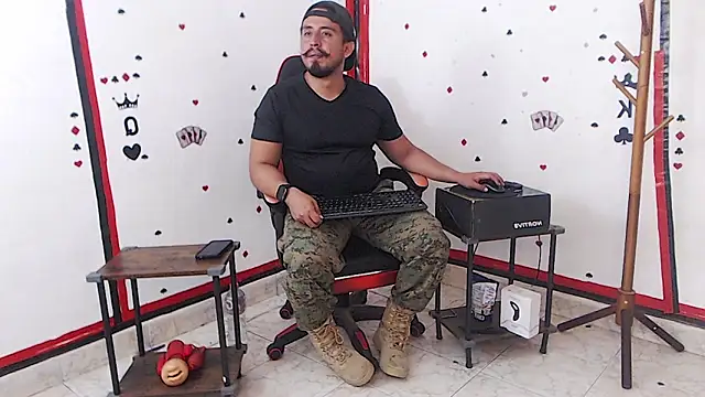 Snapshot of KalethBigDick chatting on 10.16.25 KalethBigDick online show from 10.16.25