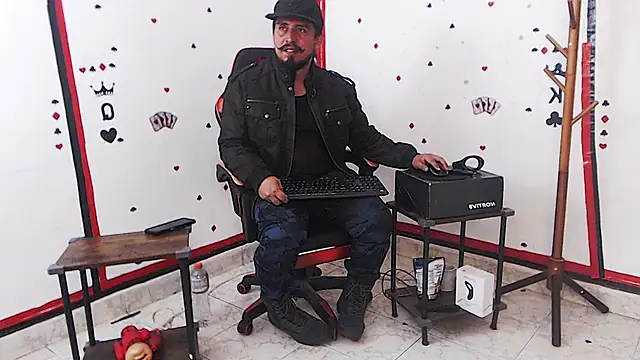 Snapshot of KalethBigDick chatting on 10.18.25 KalethBigDick online show from 10.18.25