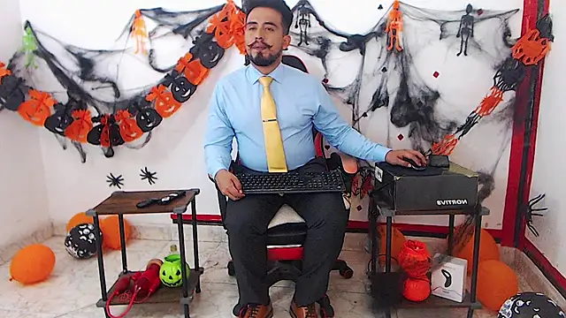 Snapshot of KalethBigDick chatting on 10.29.25 KalethBigDick online show from 10.29.25