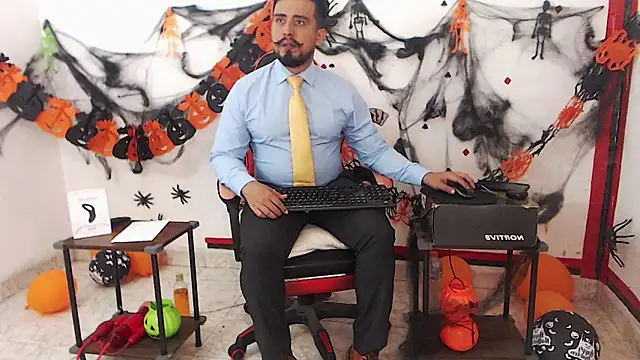 Snapshot of KalethBigDick chatting on 10.30.25 KalethBigDick online show from 10.30.25