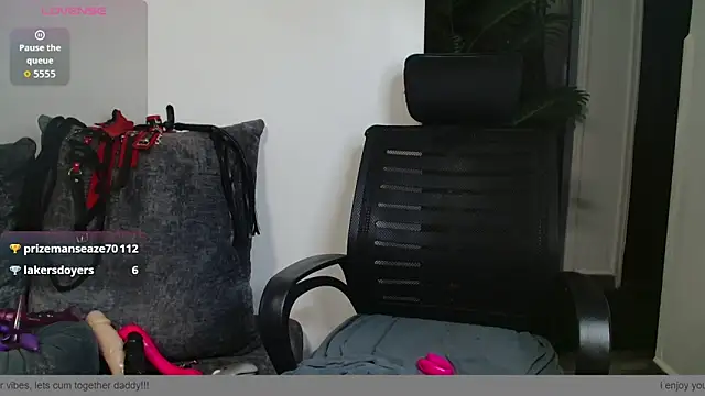 yummy sweet caramel online show from 12.13.25