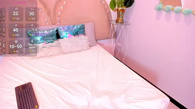 Snapshot of Miia_Thompsonn chatting on 11.08.25 Miia Thompsonn online show from 11.08.25