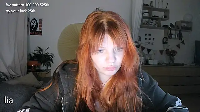 Snapshot of lil_lia chatting on 04.27.26 lil lia online show from 04.27.26