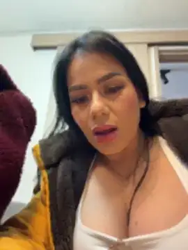 Snapshot of Miah_gomez_ chatting on 04.18.26 Miah gomez online show from 04.18.26