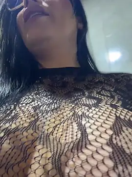 Snapshot of Miah_gomez_ chatting on 04.24.26 Miah gomez online show from 04.24.26