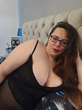 Snapshot of Sexy_Binxy chatting on 06.30.26 Sexy Binxy online show from 06.30.26