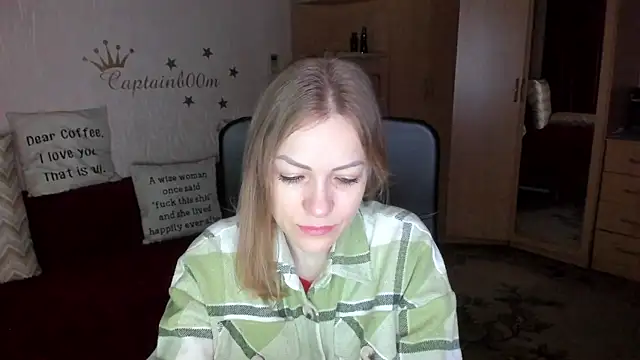 SilviaEyes online show from 02.14.25