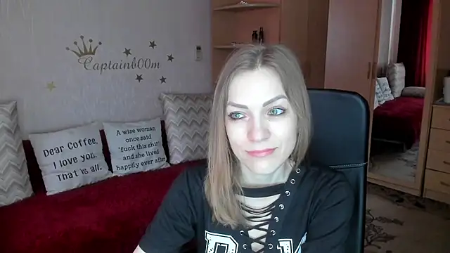 SilviaEyes online show from 03.19.25
