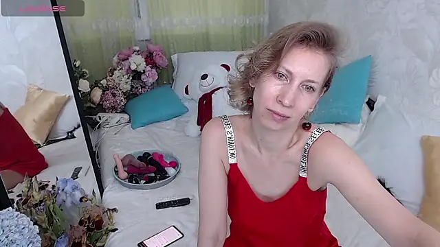 Snapshot of AdrianaSea chatting on 05.25.26 AdrianaSea online show from 05.25.26