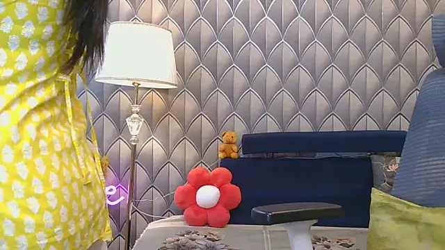 Snapshot of Mishika_Gill chatting on 06.04.26 Mishika Gill online show from 06.04.26