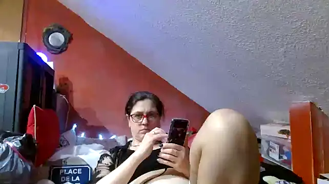 Snapshot of lanax chatting on 12.05.24 lanax online show from 12.05.24