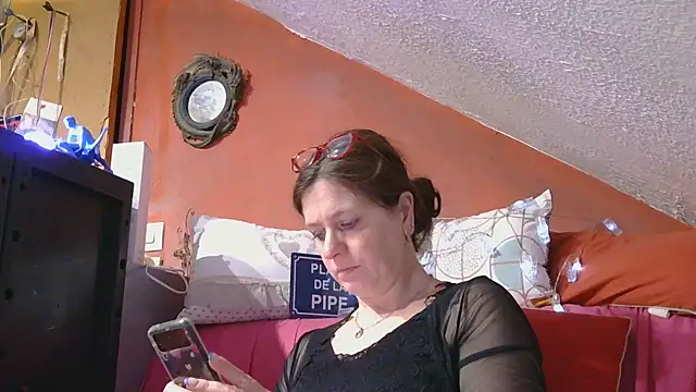 Snapshot of lanax chatting on 03.19.25 lanax online show from 03.19.25