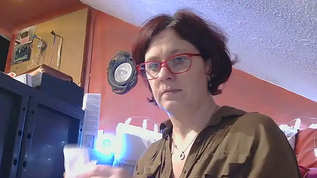 Snapshot of lanax chatting on 10.13.25 lanax online show from 10.13.25