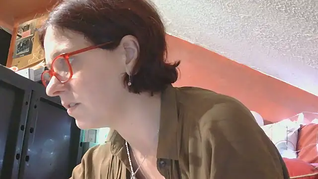 Snapshot of lanax chatting on 10.14.25 lanax online show from 10.14.25