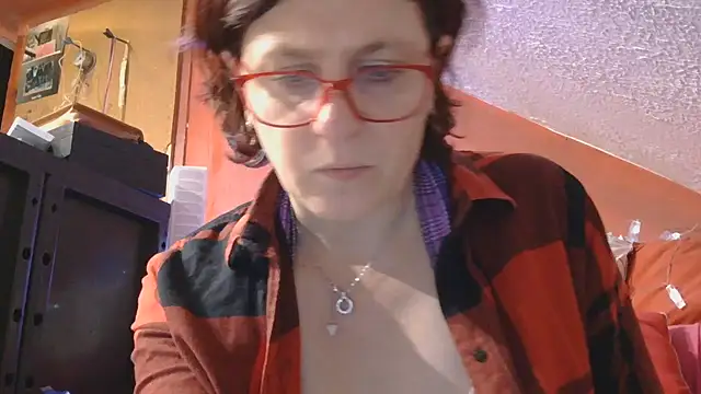 Snapshot of lanax chatting on 10.23.25 lanax online show from 10.23.25