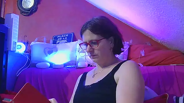 Snapshot of lanax chatting on 07.27.26 lanax online show from 07.27.26