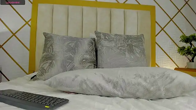 SamanthaClay online show from 01.25.25