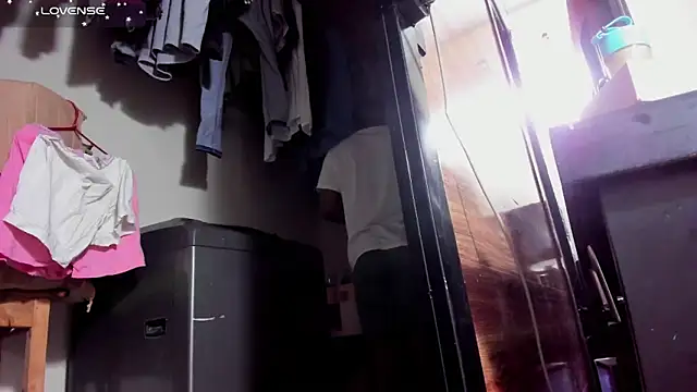 AlejoKhalifa  online show from 11.03.25