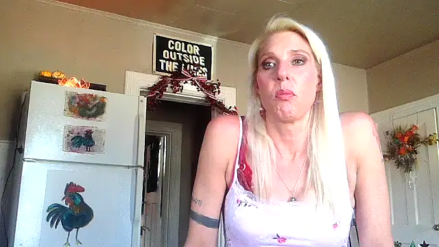 Glamazonx online show from 11.18.25